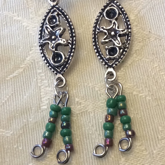 FINAL SALE PRICE Hand Beaded Green Bracelet & Earring Set - Picture 2 of 3